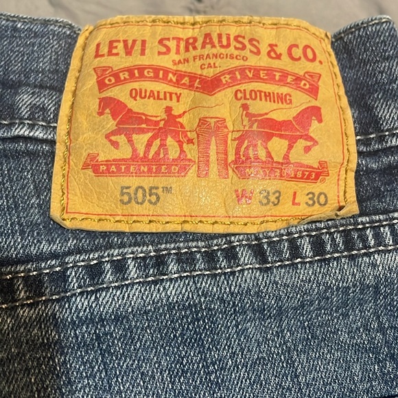 Levi’s - Picture 2 of 5
